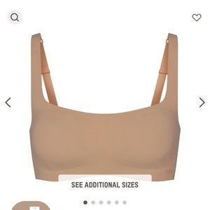 Skims Naked Scoop Bra